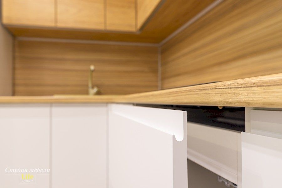 Белый кухонный гарнитур-Кухня МДФ в эмали «Модель 556»-фото10